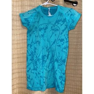 Lululemon swiftly tee. 🦋